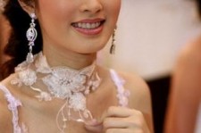固安人妖皇后(中国富豪娶人妖皇后)
