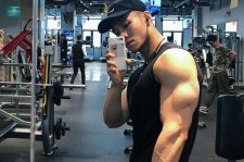 固安肌肉男模(肌肉男模拟器)