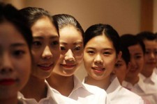 固安私人伴游招聘 度假区万元月薪招“泳装伴游”
