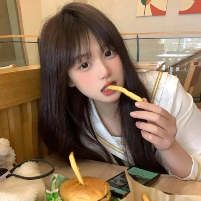 固安伴游女生李欣怡的资料