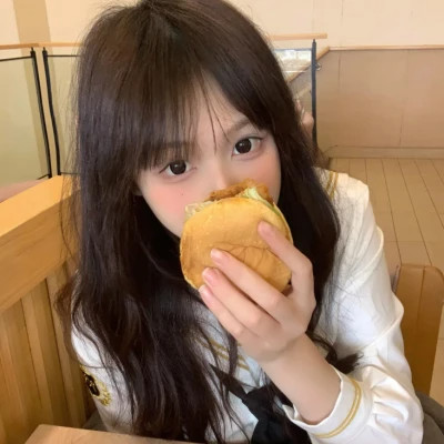 固安伴游女生李心怡的资料