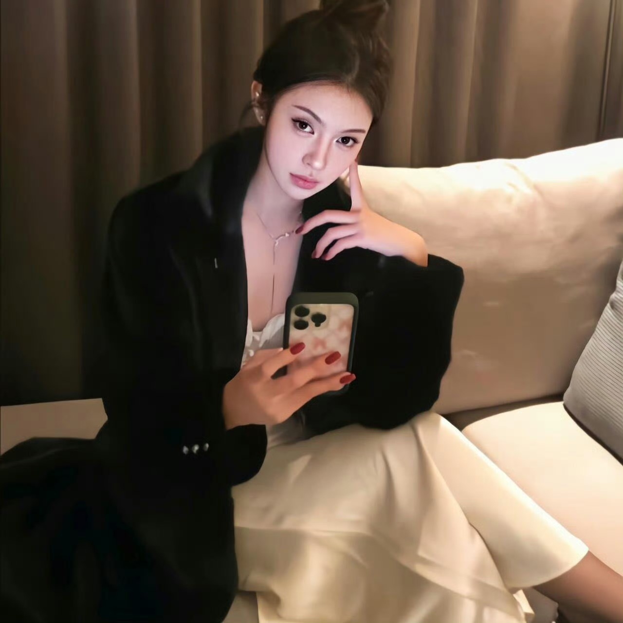 固安伴游女生周语言的资料