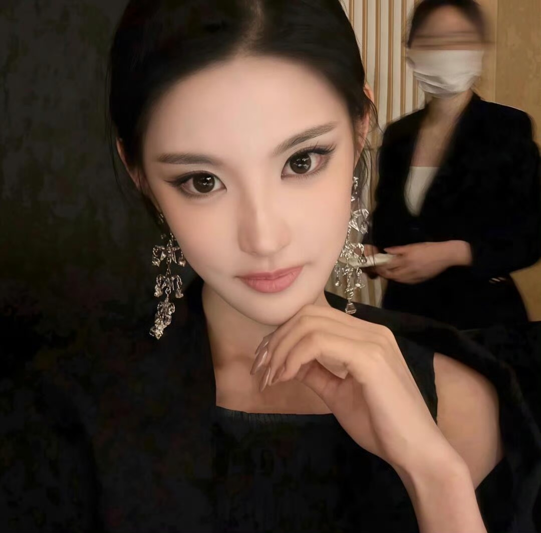固安伴游女生 | Isabella Chen的资料
