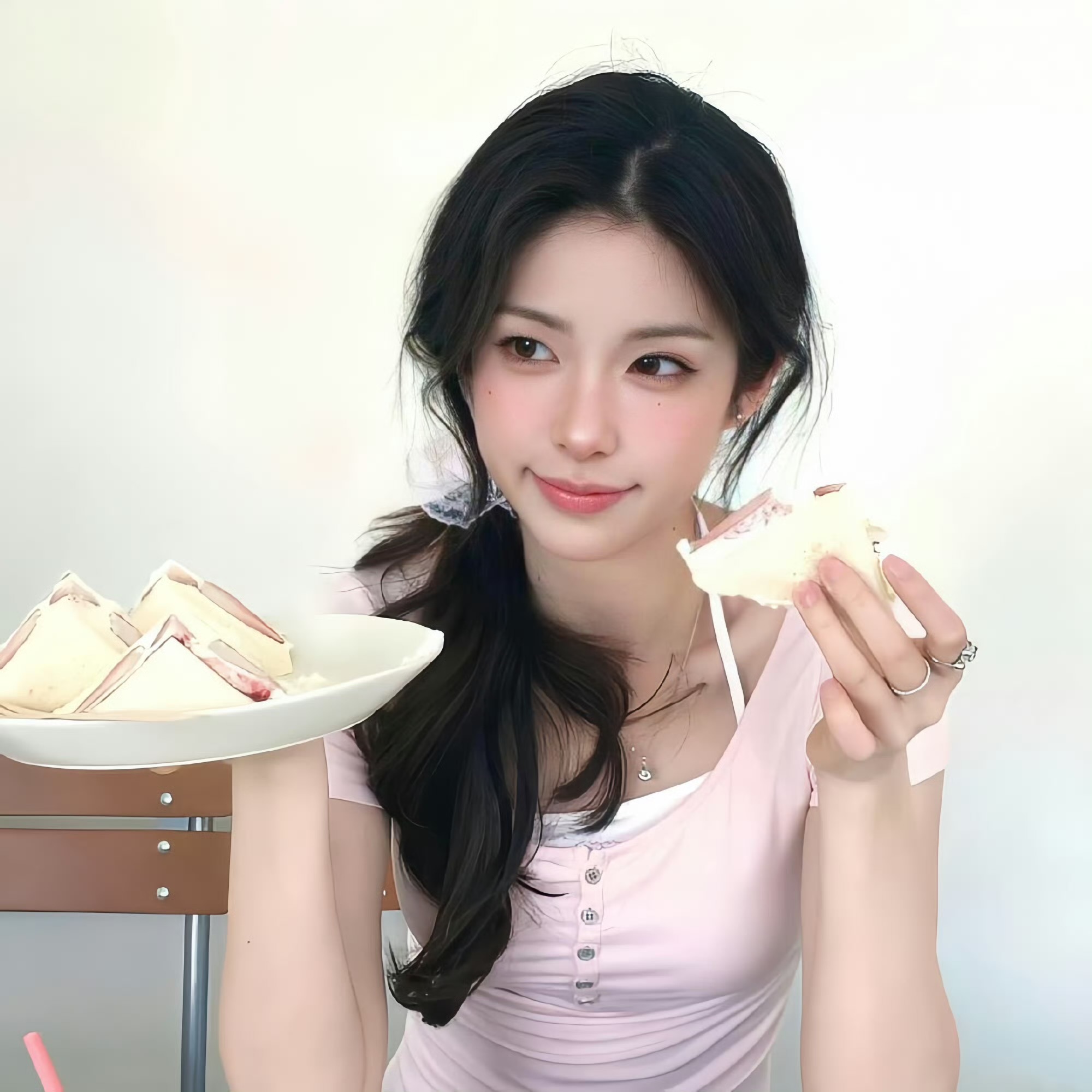 伴游女生宋薇薇的资料