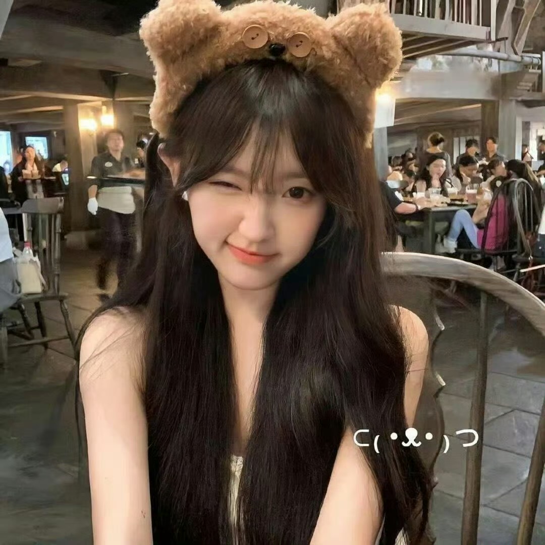 伴游女生诗语彤的资料