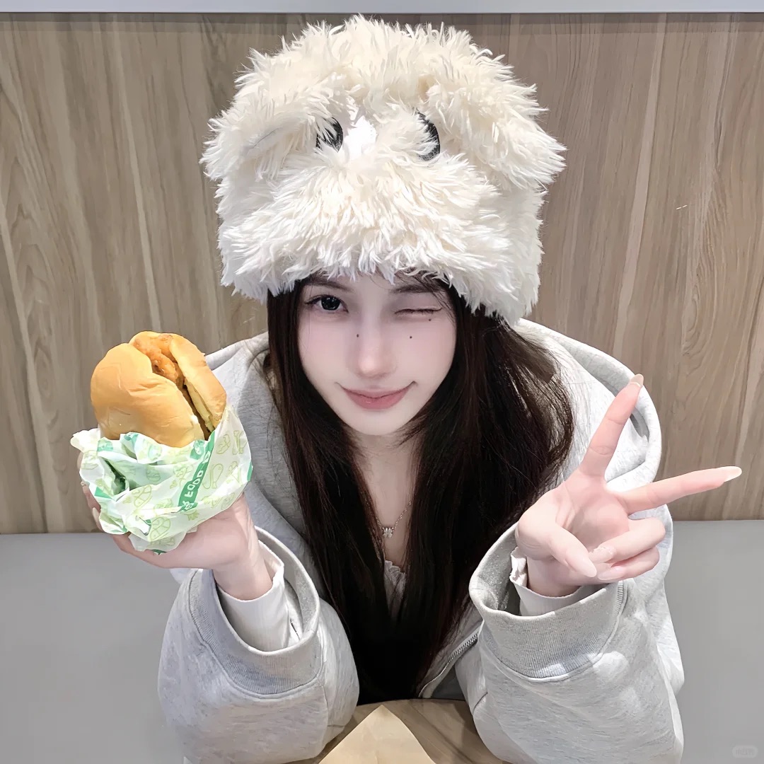 商务伴游女生蓝茵茵的资料